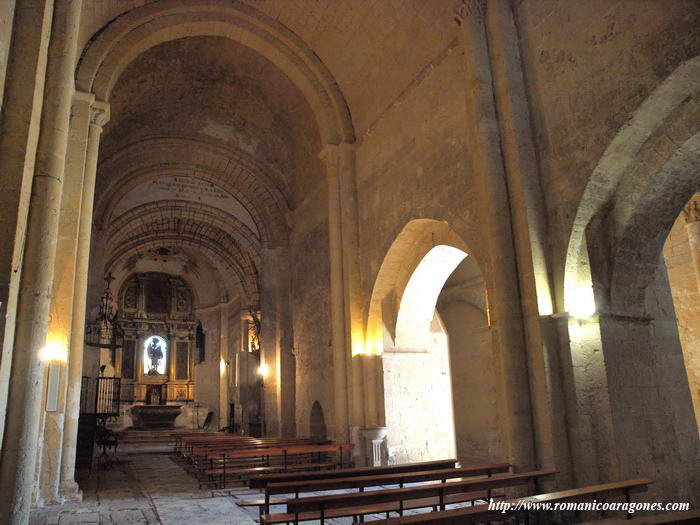 INTERIOR DE LA NAVE CENTRAL HACIA LA CABECERA